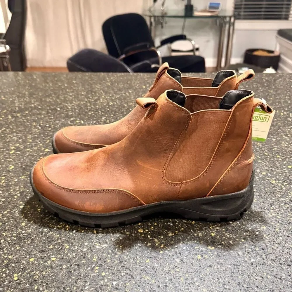 Lands End All Weather Brown oiled Leather Chelsea Boots. Size 11.5D.